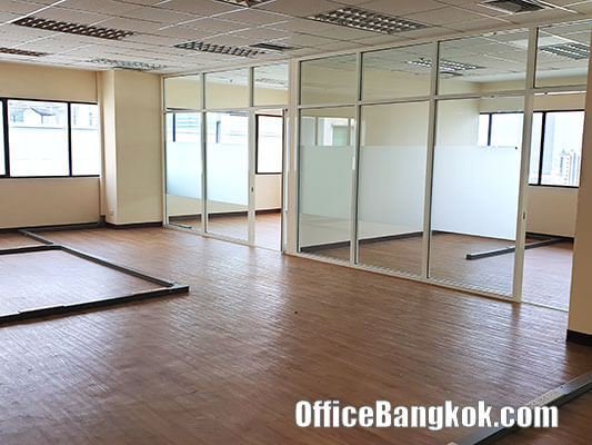 Rent Office with Partly Furnished on Asoke near MRT Phetchaburi Station Sapce 190 Sqm