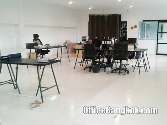 Rent Office Space with Partly Furnished 360 Sqm on Bang Phli - Bangna Km 16