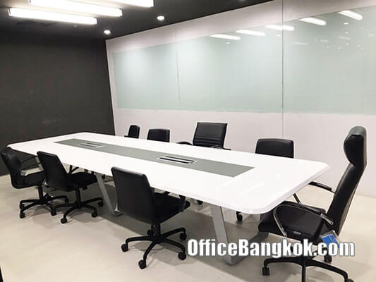 Rent furnished Office on New Petchburi Road