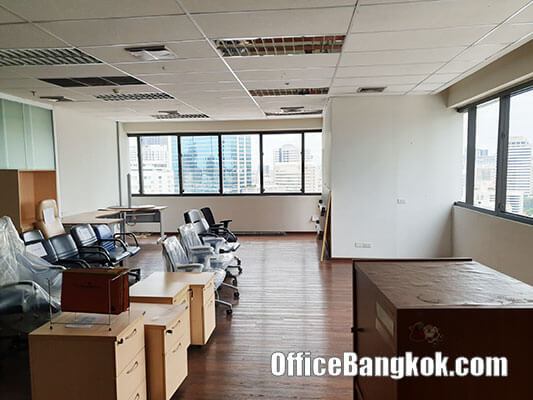 Rent Office with Partly Furnished on Silom 350 Sqm Close to Sala Daeng BTS Station