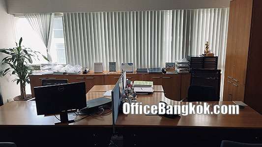 Rent Office with Partly Furnished close to Asoke BTS Station