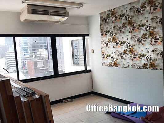 Rent Office with Partly Furnished 185 Sqm on Surawong Area