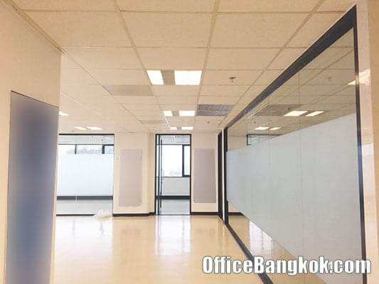 Office for Rent Ratchada near MRT Station