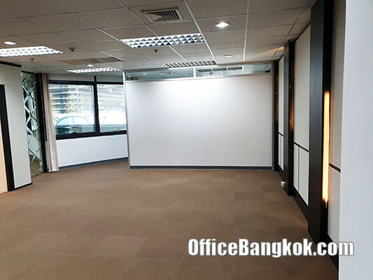 Office For Rent With Partly Furnished Close To Chidlom BTS Station Space 133 Sqm