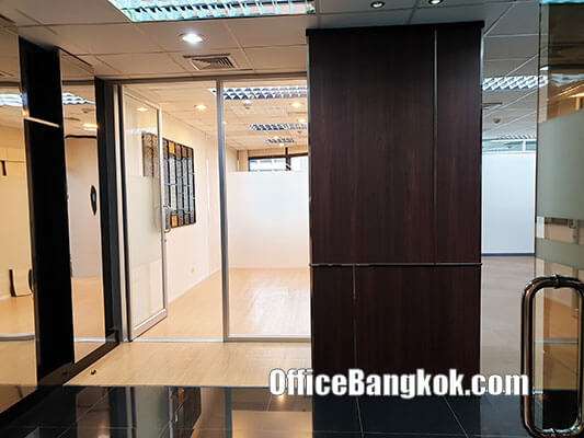 Office For Rent With Partly Furnished Close To Chidlom BTS Station Space 133 Sqm