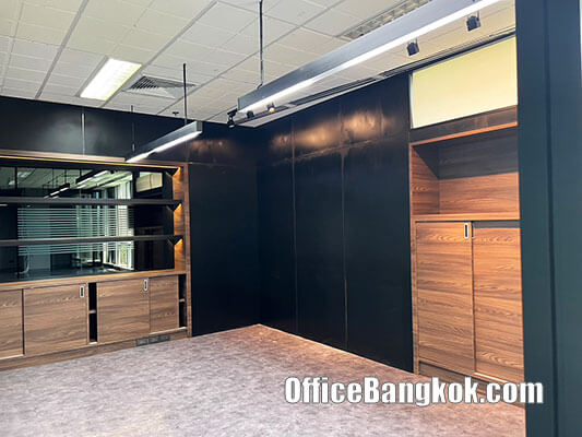 Office Space For Rent With Partly Furnished 180 Sqm Close To Phloen Chit BTS Station