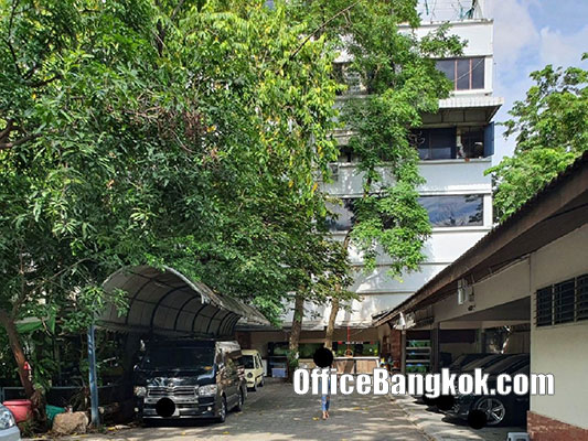 Rent Home Office with Fully Furnished Space 2,200 Sqm on Pradit Manutham Road