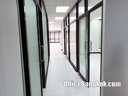 Office for Rent With Partly Furnished Space 206 Sqm Close To Rama 9 MRT Station