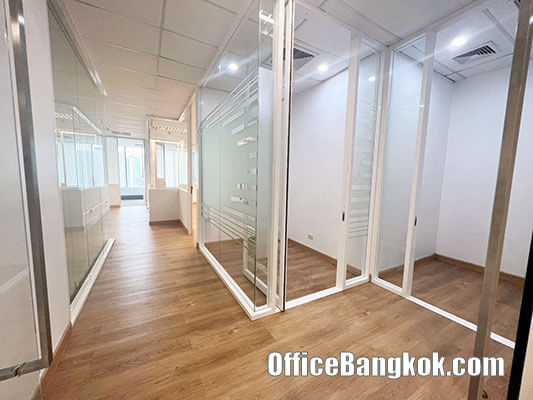 Rent Office 180 Sqm With Partly Furnished Close To Rama 9 MRT Station