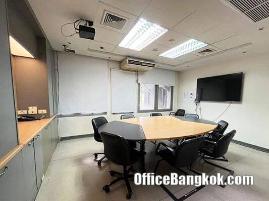 Rent Office With Fully Furnished 214 Sqm on Ramkhamhaeng Road Near Foodland Hua Mak