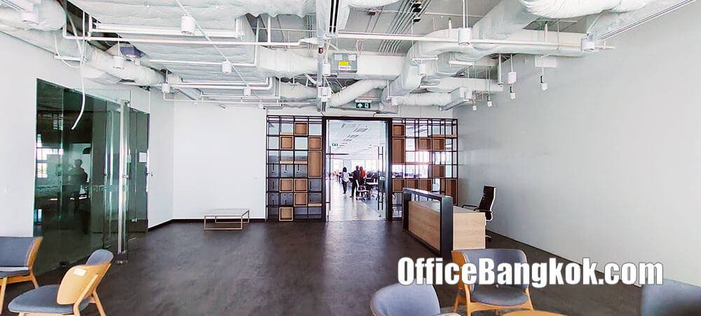 Fully Furnished Office Space For Rent 1,800 Sqm On Ratchadapisek Close To Thailand Cultural Centre MRT Station