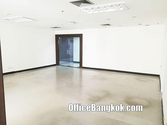 Rent Office with Partly Furnished Size 86 Sqm on Silom Close to Chong Nonsi BTS Station