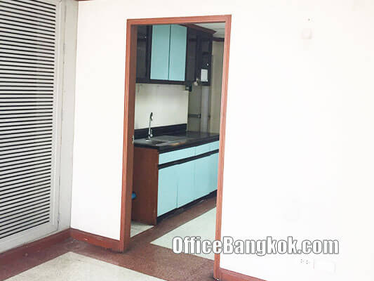 Rent Office With Partly Furnished On Sukhumvit Road Space 247 Sqm Close to Asoke BTS Station