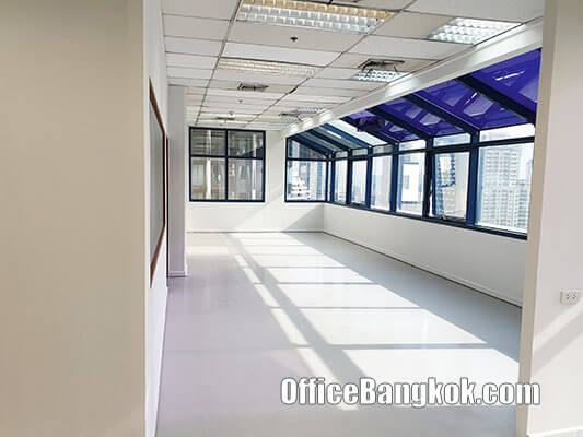 Rent Office With Partly Furnished On Sukhumvit Space 125 Sqm Close To Asoke BTS Station