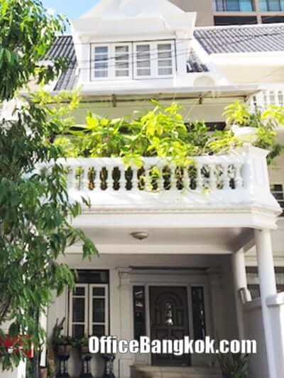Home Office 3.5 Storey on Sukhumvit 26 close to Promphong BTS Station