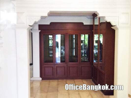 Townhouse 3 storey for rent on Sukhumvit 43 close to Phrom Phong BTS Station
