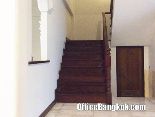 Townhouse 3 storey for rent on Sukhumvit 43 close to Phrom Phong BTS Station