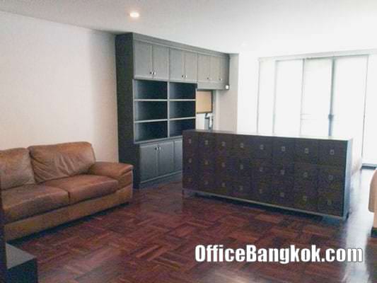 Townhouse 3 storey for rent on Sukhumvit 43 close to Phrom Phong BTS Station