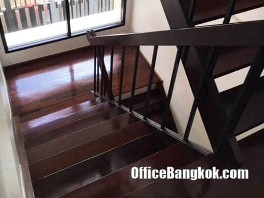 Townhouse 3 storey for rent on Sukhumvit 43 close to Phrom Phong BTS Station