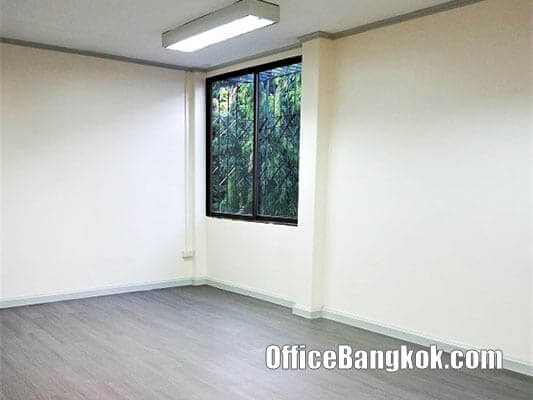 Rent Furnished Home Office near Phrakhanong BTS Station
