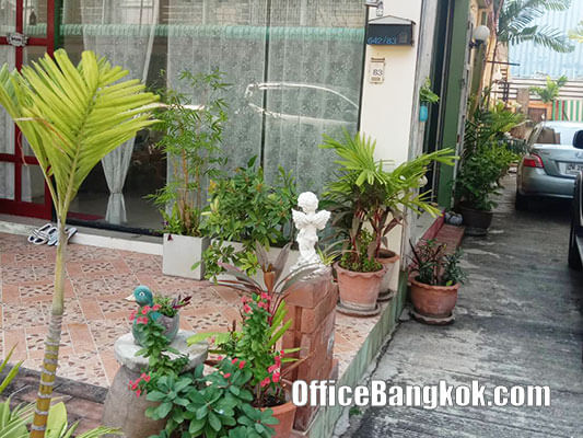 Shophouse 3.5 Storey For Rent Or Sale  Land 30 Square Wah On Tahanbok Road Nakhon Pathom Province