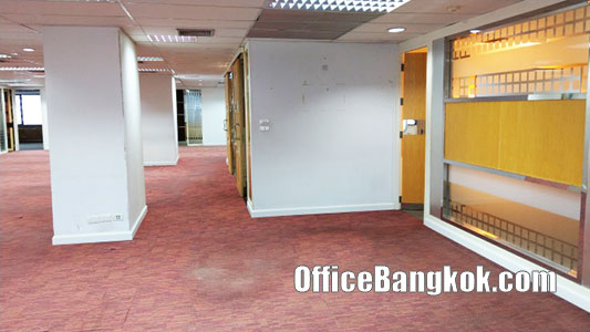 Rent Office 225 Sqm Close to Asoke BTS Station