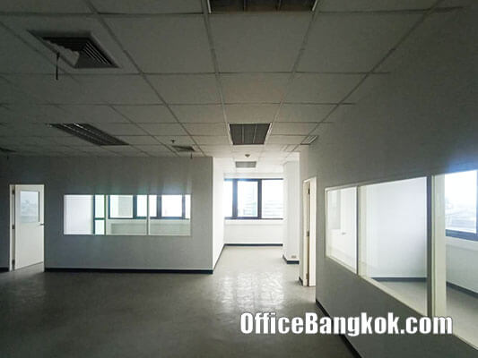 Office for Rent with Partly Furnished 134 Sqm on Bangna