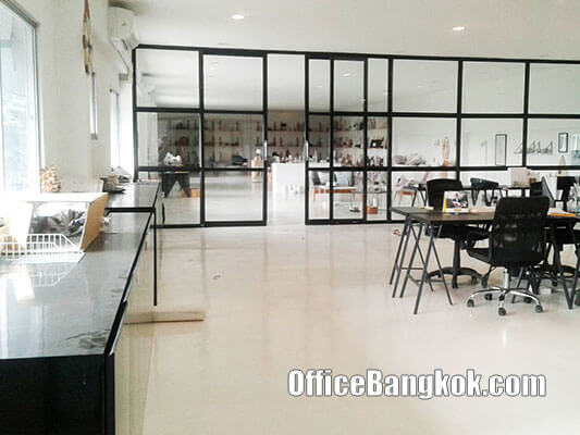 Rent Office Space with Partly Furnished 360 Sqm on Bang Phli - Bangna Km 16