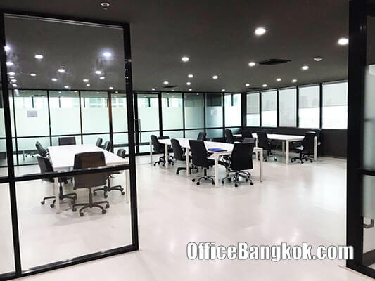 Rent furnished Office on New Petchburi Road