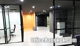 Rent furnished Office on New Petchburi Road