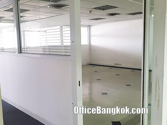 Rent Office Space with Partly Furnished close to Phayahtai BTS Station