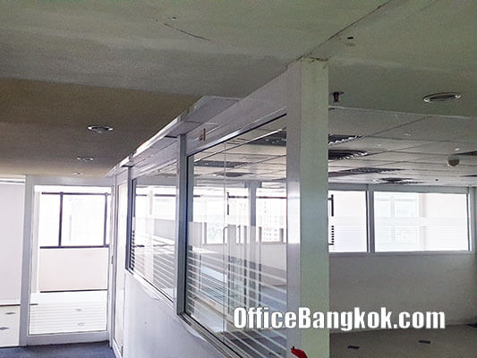 Rent Office Space with Partly Furnished close to Phayahtai BTS Station
