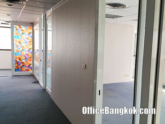 Rent Office Space with Partly Furnished close to Phayahtai BTS Station