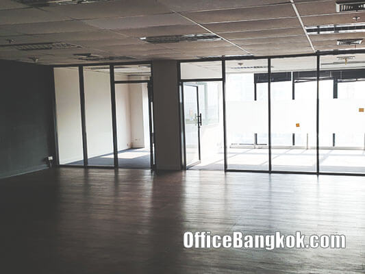 Rent Office with Partly Furnished 110 Sqm close to Phaya Thai BTS Station