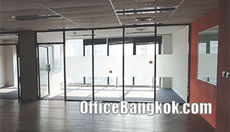 Rent Office with Partly Furnished 110 Sqm close to Phaya Thai BTS Station