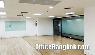 Rent Office with Partly Furnished 110 Sqm close to Phaya Thai BTS Station