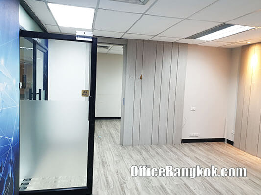 Furnished Office Space for Rent 130 Sqm close to Phloen Chit BTS Station