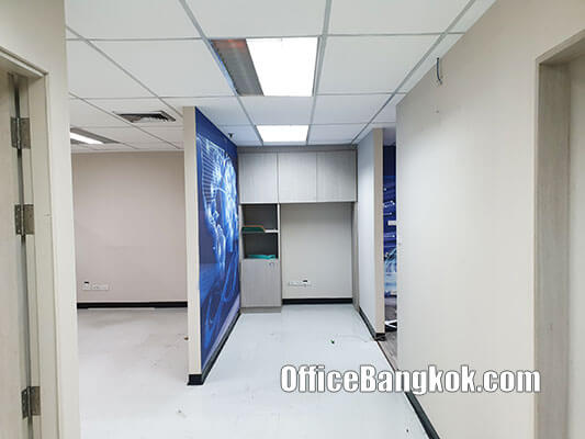 Furnished Office Space for Rent 130 Sqm close to Phloen Chit BTS Station