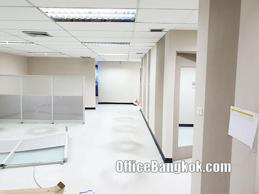 Furnished Office Space for Rent 130 Sqm close to Phloen Chit BTS Station