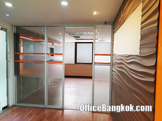 Furnished Office Space 200 Sqm for Rent close to Phloen Chit BTS Station