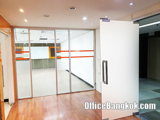 Furnished Office Space 200 Sqm for Rent close to Phloen Chit BTS Station