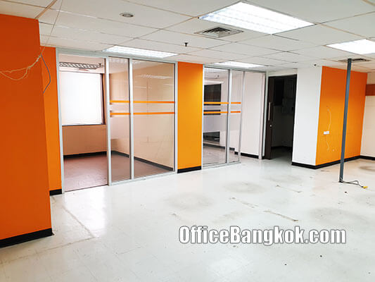 Furnished Office Space 200 Sqm for Rent close to Phloen Chit BTS Station