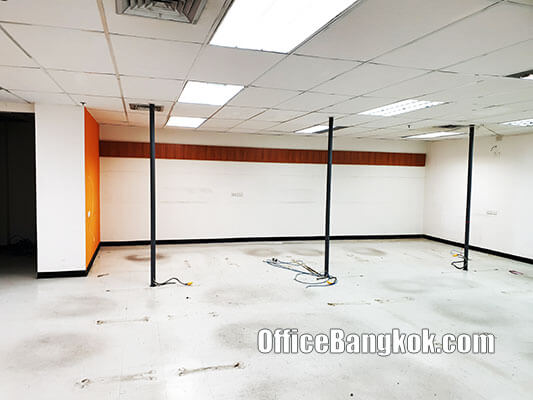 Furnished Office Space 200 Sqm for Rent close to Phloen Chit BTS Station