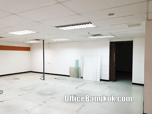 Furnished Office Space 200 Sqm for Rent close to Phloen Chit BTS Station