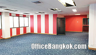 Office for Rent 100 Sqm clost to Huai Khwang MRT Station