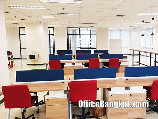 Rent Office with Partly Furnished on Ratchada Road close to Thailand Cultural Centre MRT Station