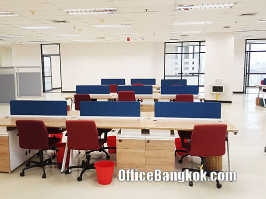 Rent Office with Partly Furnished on Ratchada Road close to Thailand Cultural Centre MRT Station