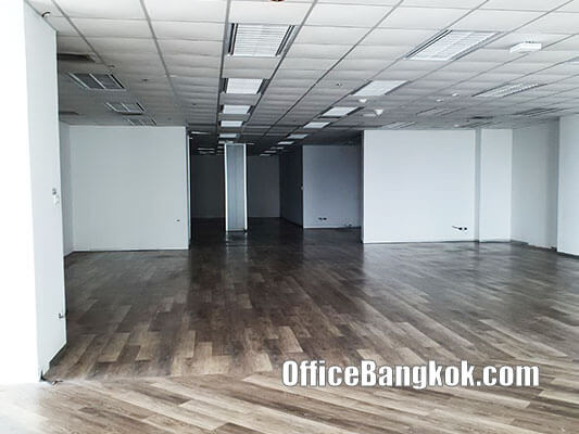 Rent Office with Partly Furnished on Sathorn near Chong Nonsi BTS Station