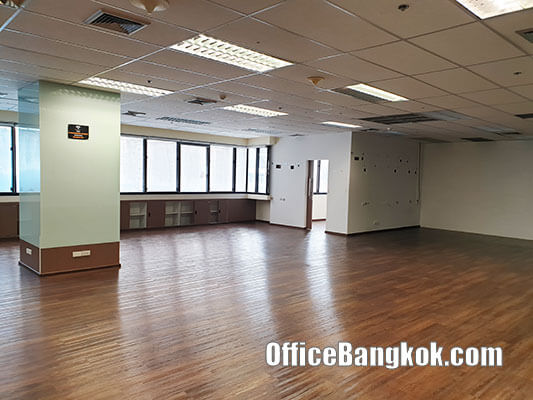 Rent Office with Partly Furnished on Silom 350 Sqm Close to Sala Daeng BTS Station