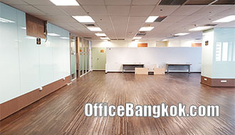 Rent Office with Partly Furnished on Silom 350 Sqm Close to Sala Daeng BTS Station